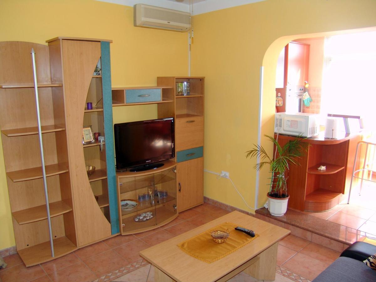 Apartments Bozica Krk Town Esterno foto